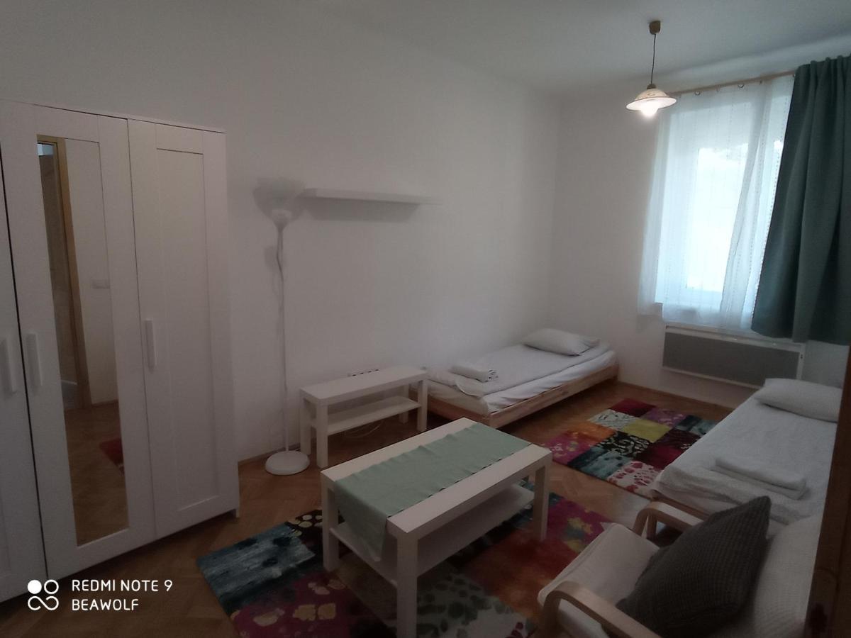 Gizella Apartman Eger Buitenkant foto