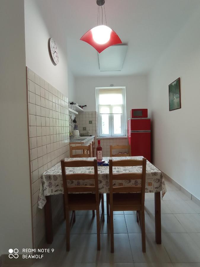 Gizella Apartman Eger Buitenkant foto