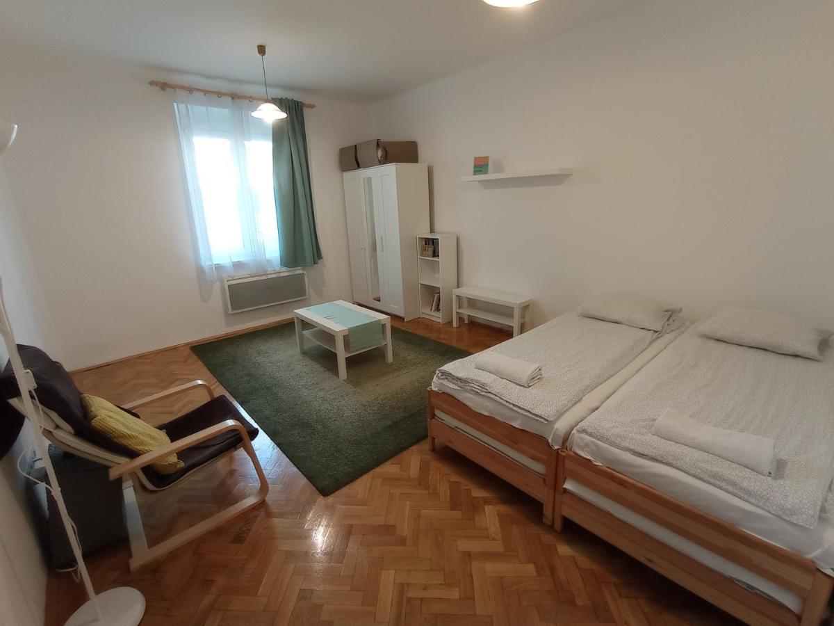 Gizella Apartman Eger Buitenkant foto